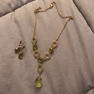 Green Necklace with earrings